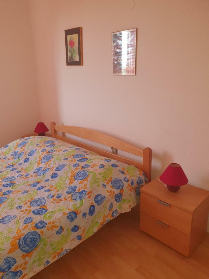 Apartments Slavica Раб Экстерьер фото